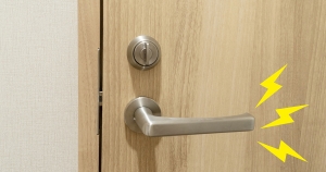 静電気はなぜ発生するの？静電気を抑えるための対策を9つ紹介！