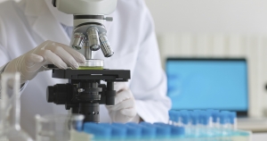 水道水や天然水に細菌はいる？安全に水を飲むためには